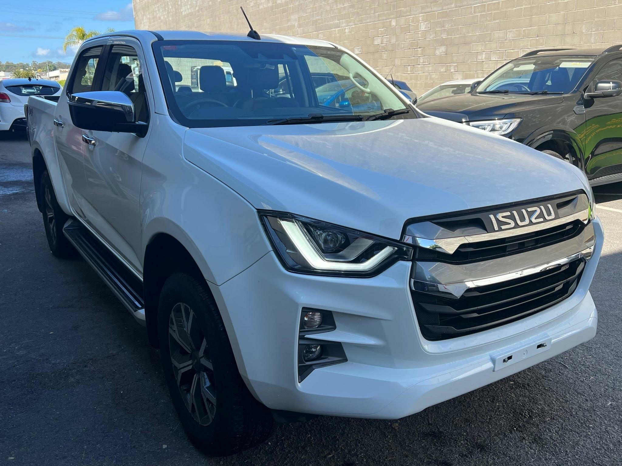 Isuzu D-max image 1