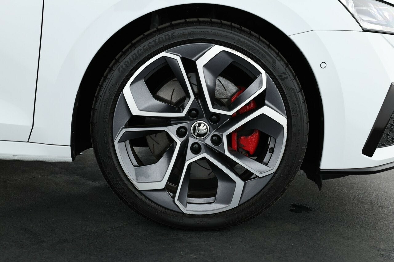 Skoda Octavia image 4