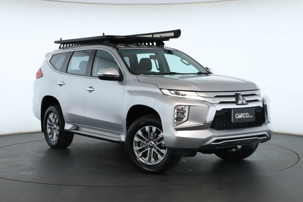 Mitsubishi Pajero Sport image 1