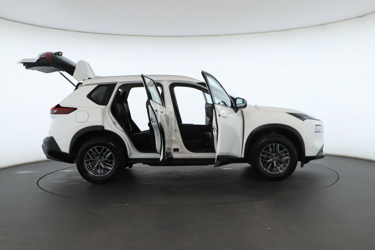 Nissan X-trail image 2