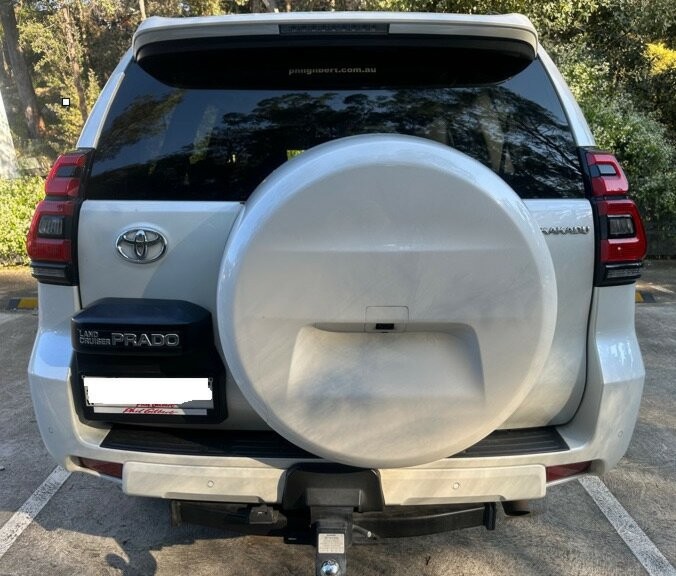 Toyota Landcruiser Prado image 3