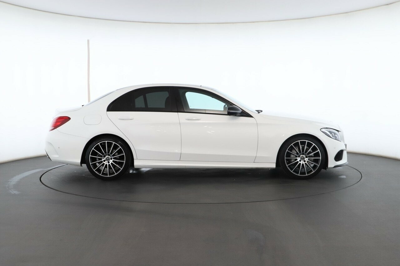 Mercedes Benz C-class image 3