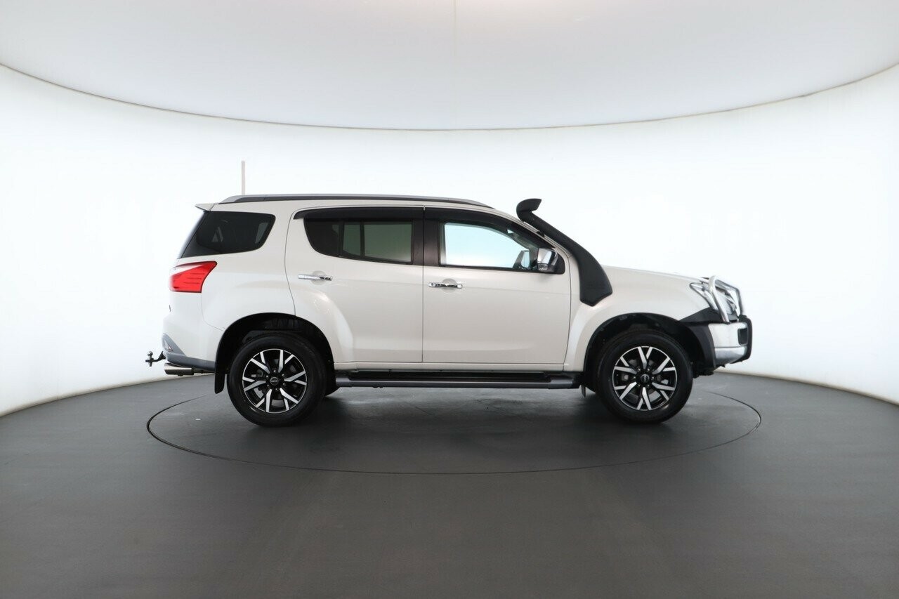 Isuzu Mu-x image 3