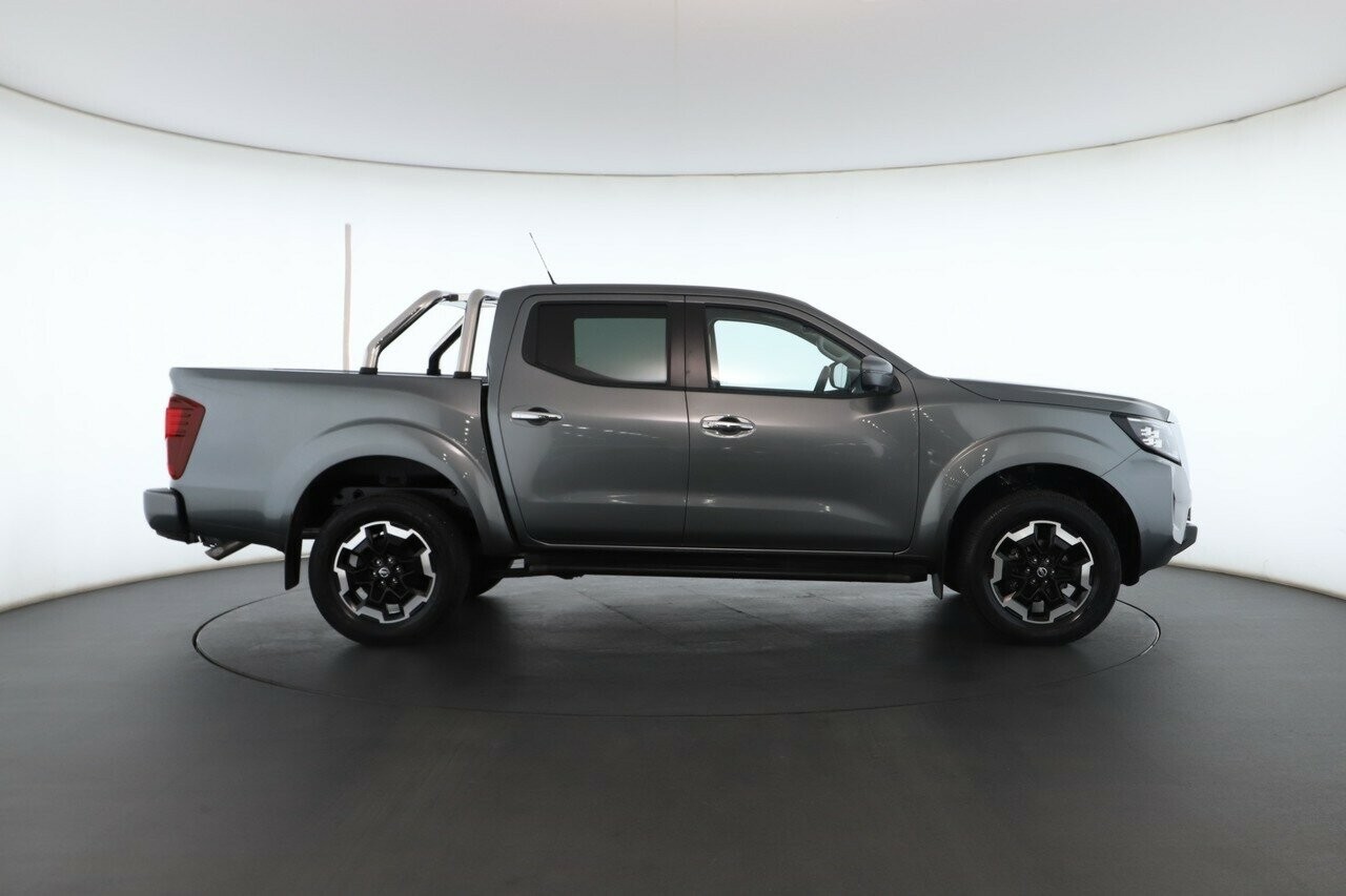 Nissan Navara image 3