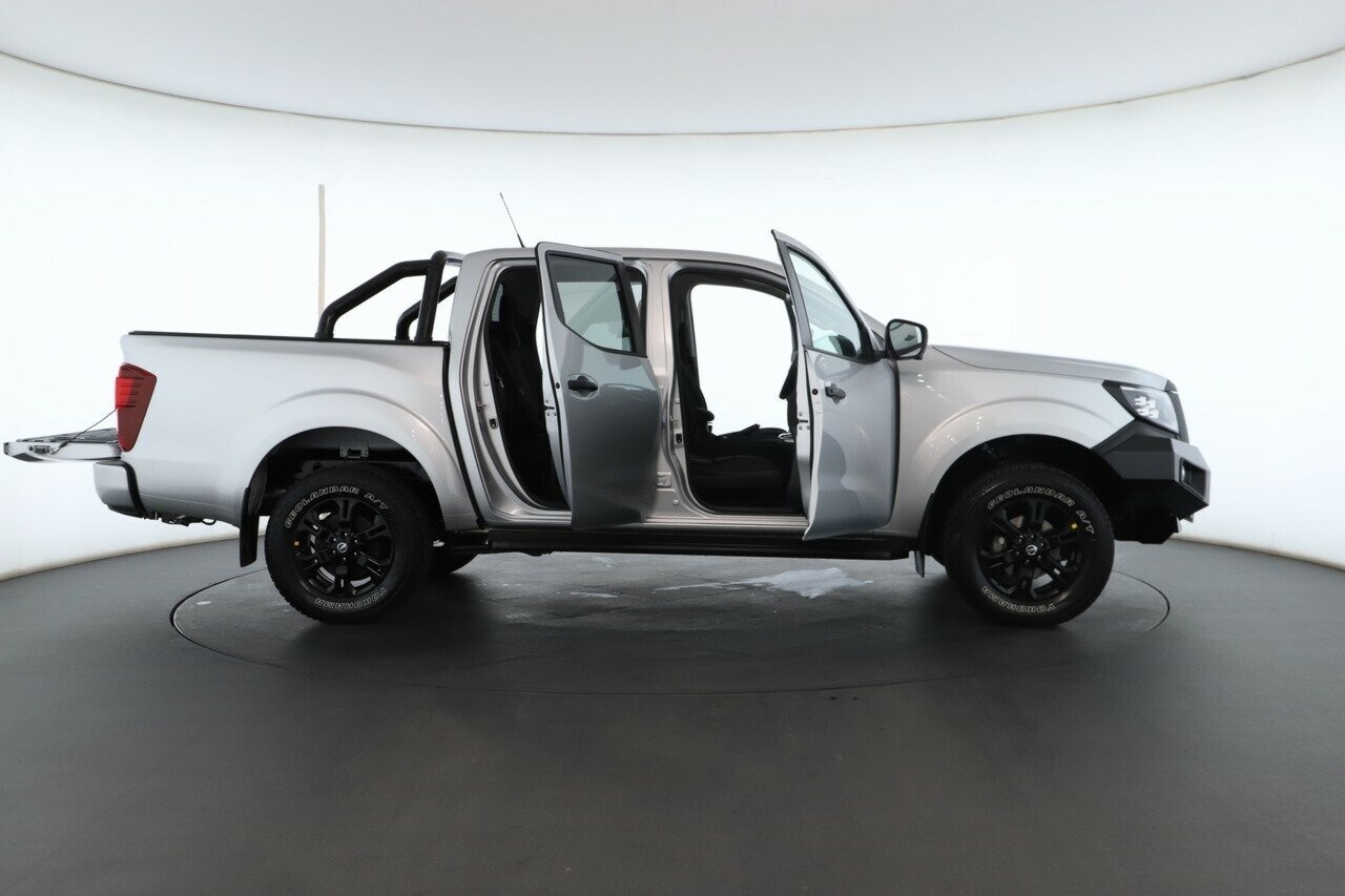 Nissan Navara image 2