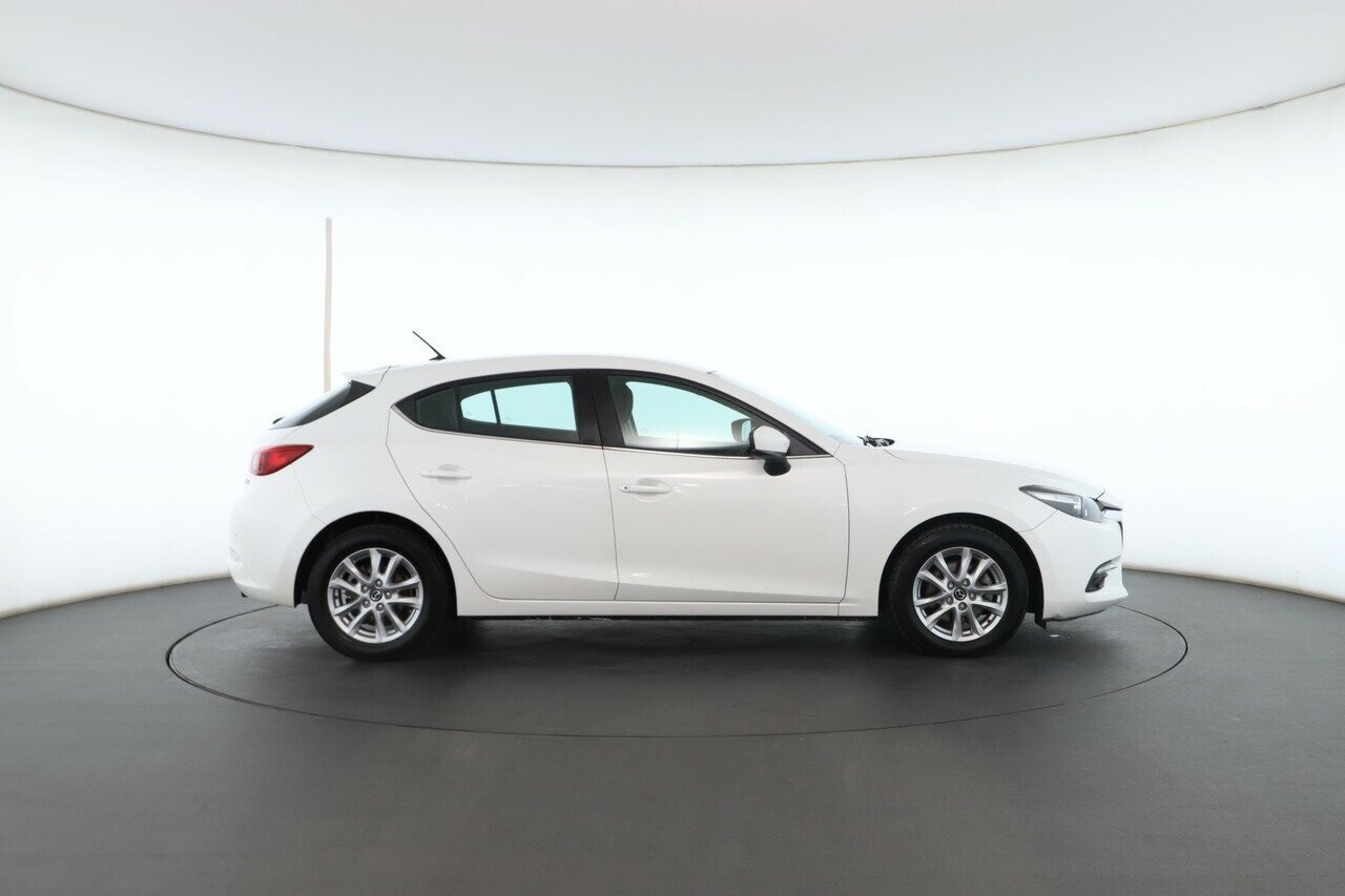 Mazda 3 image 3