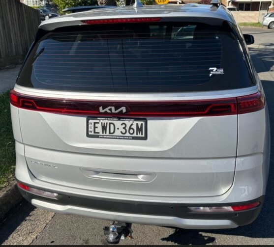 Kia Carnival image 2