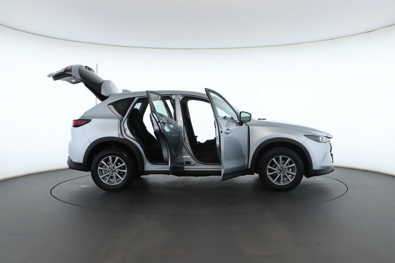 Mazda Cx-5 image 2