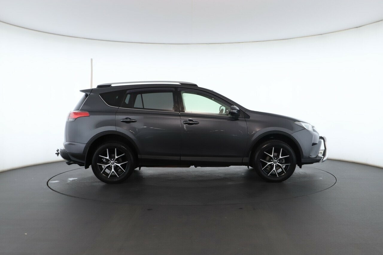 Toyota Rav4 image 3