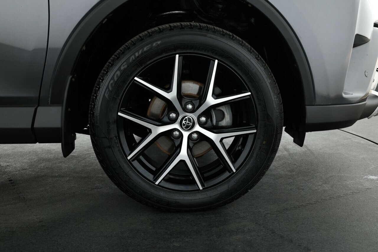 Toyota Rav4 image 4