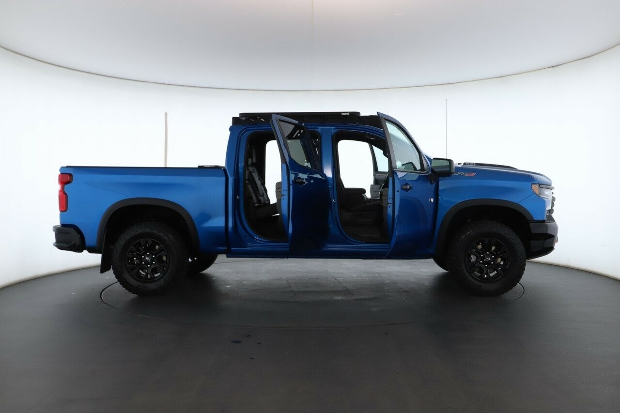 Chevrolet Silverado image 2