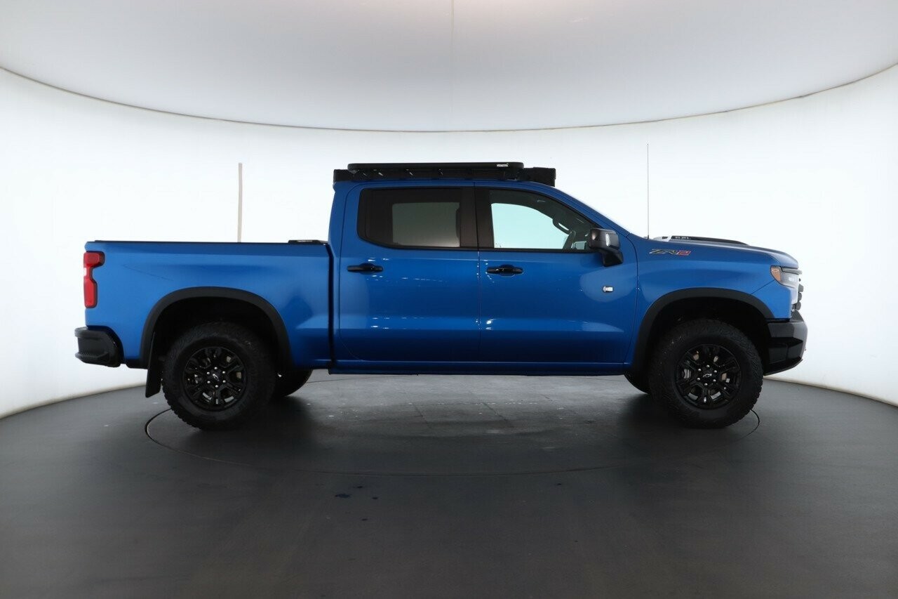 Chevrolet Silverado image 3