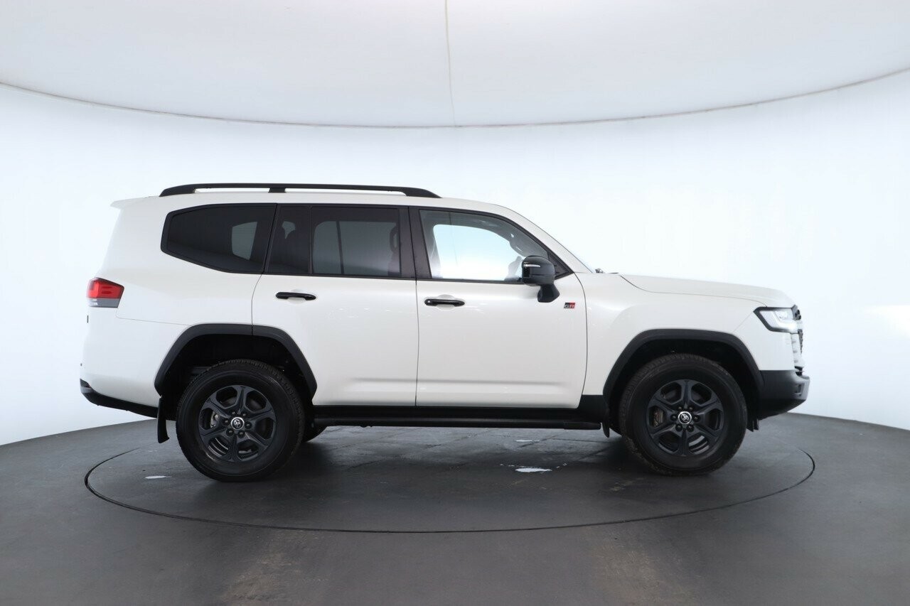 Toyota Landcruiser image 3