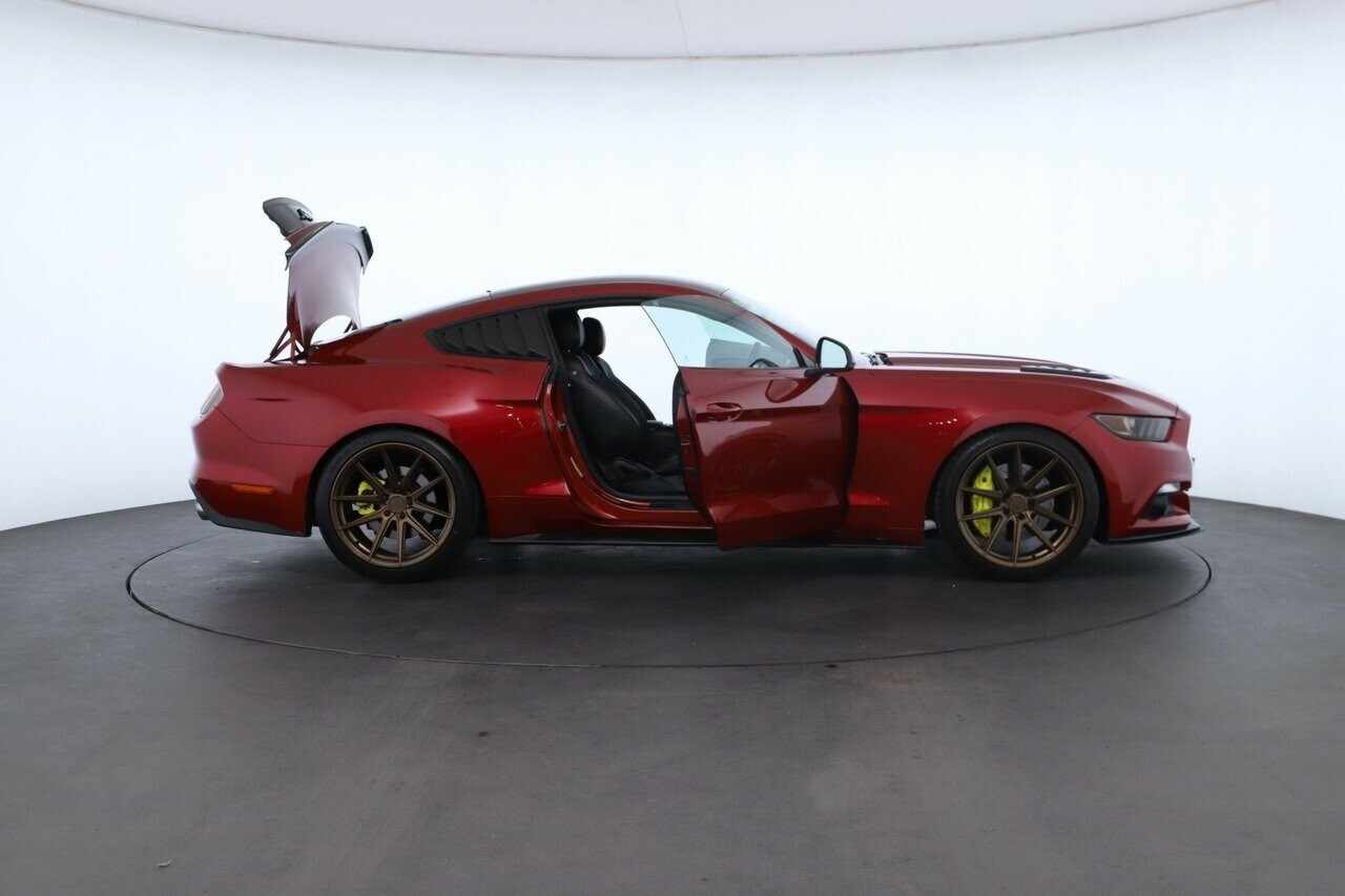 Ford Mustang image 2