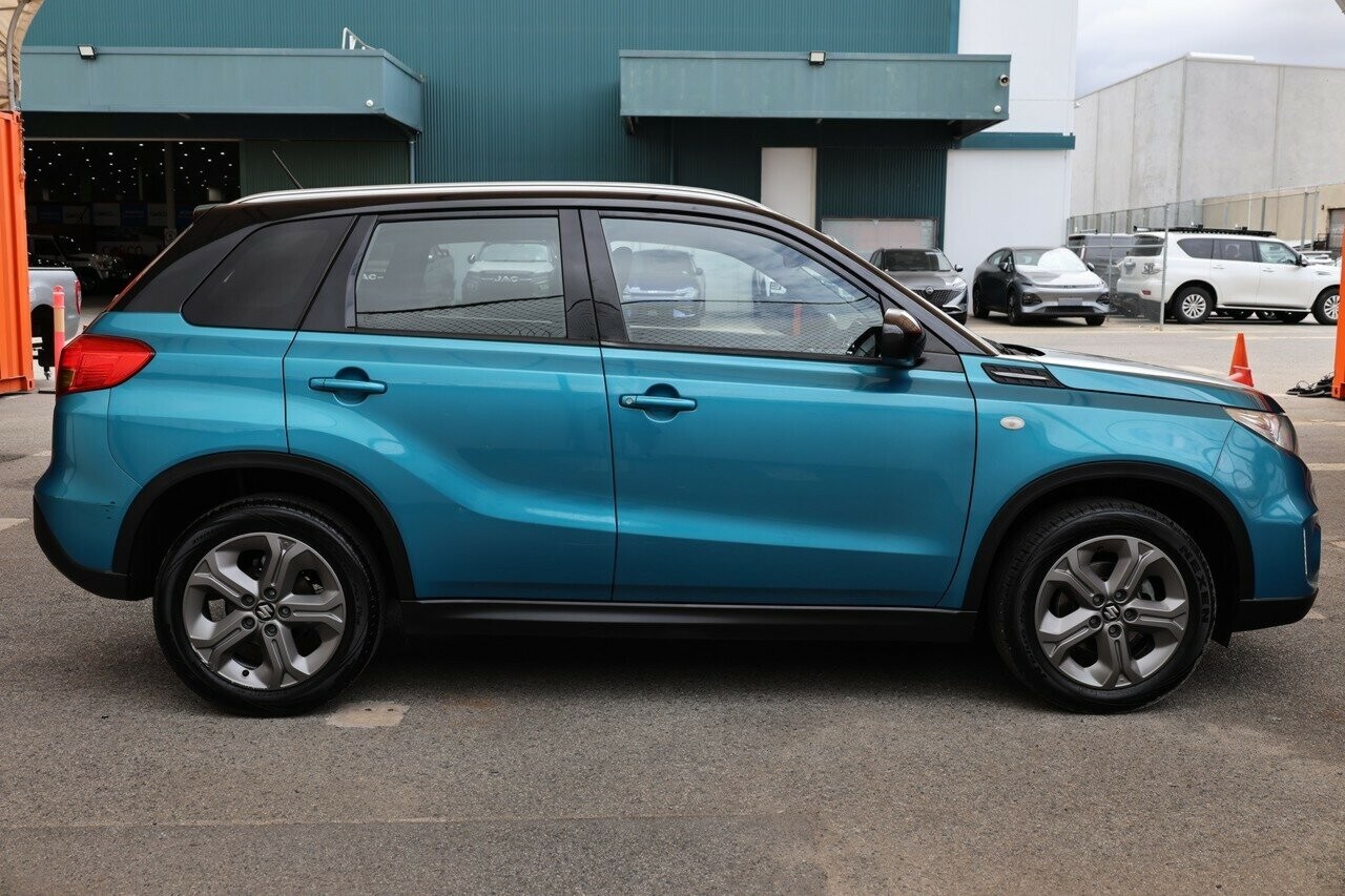 Suzuki Vitara image 2