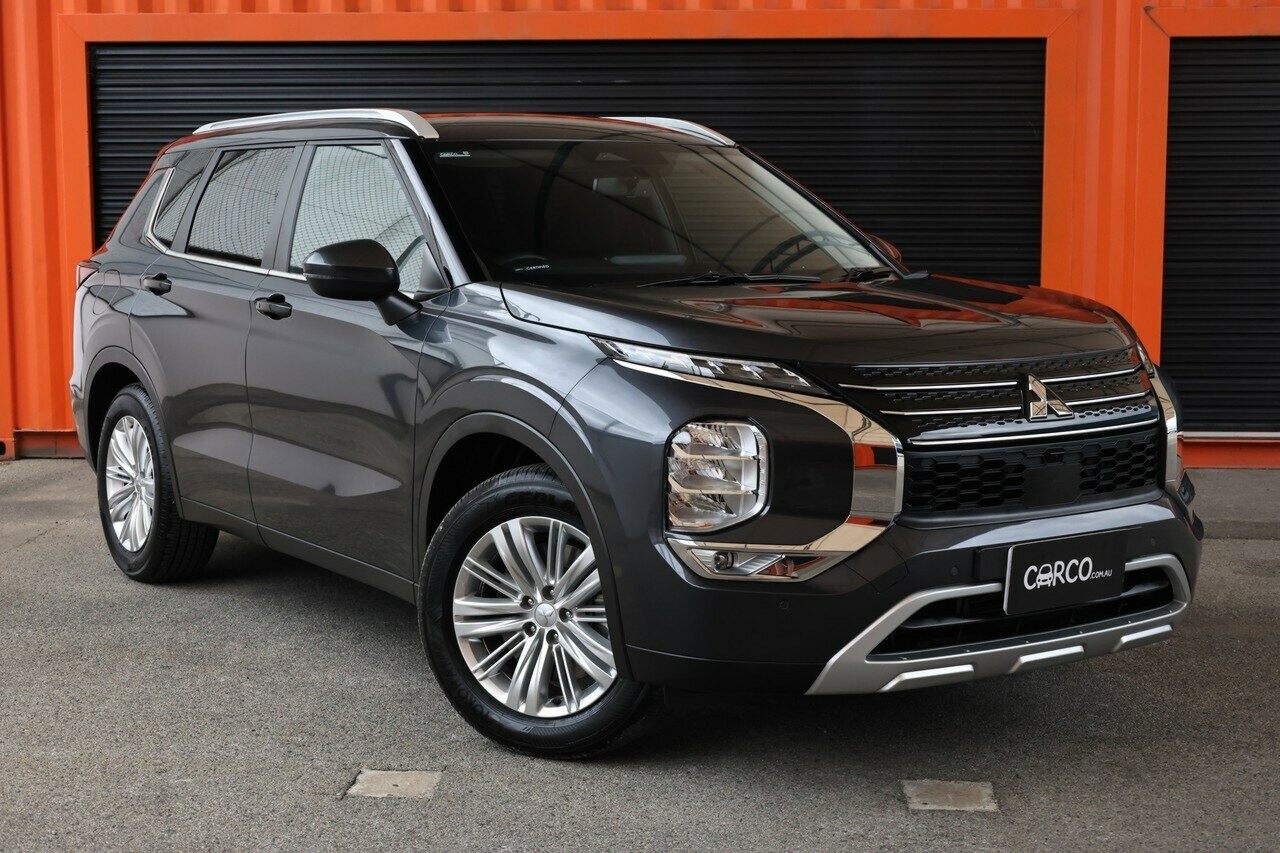 Mitsubishi Outlander image 1