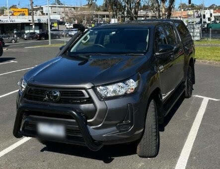 Toyota Hilux image 2