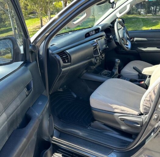 Toyota Hilux image 3