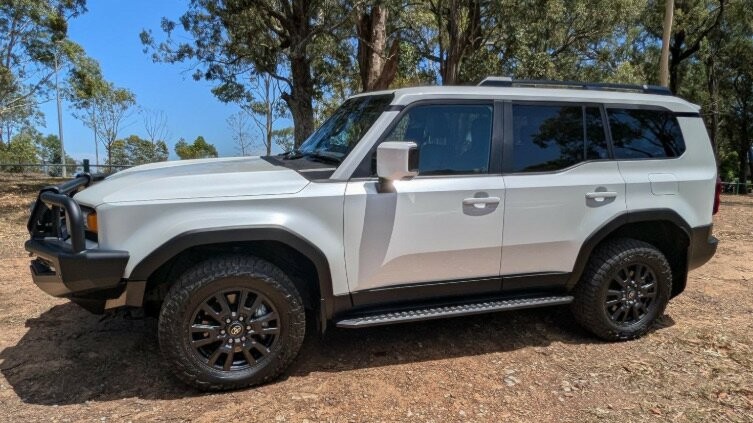 Toyota Landcruiser Prado image 3