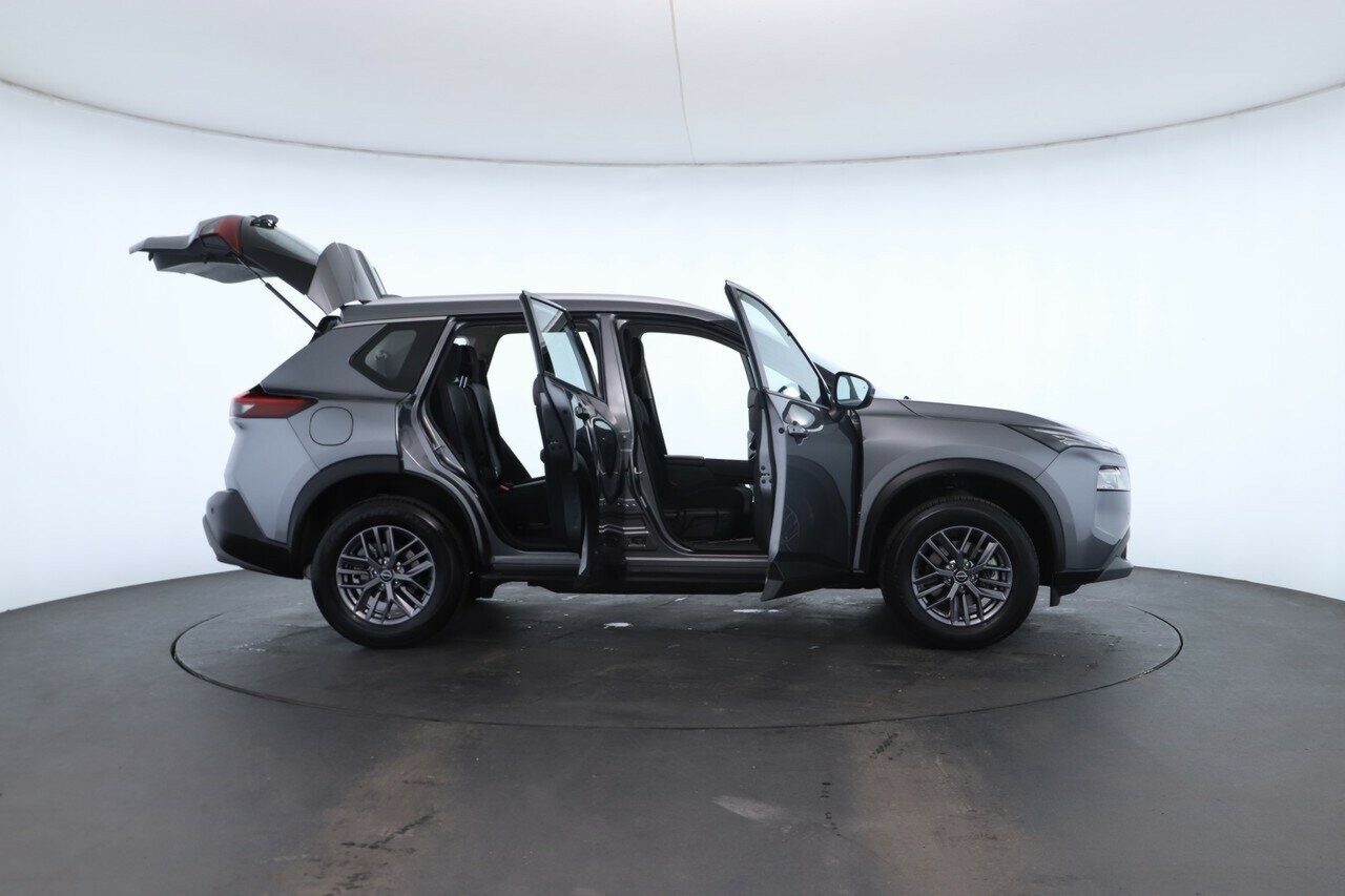 Nissan X-trail image 2