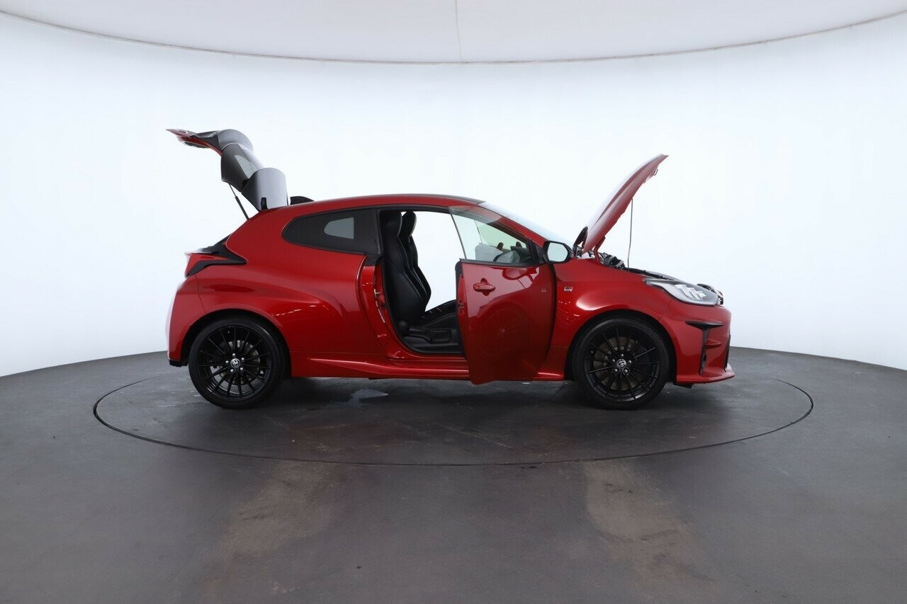 Toyota Yaris image 2