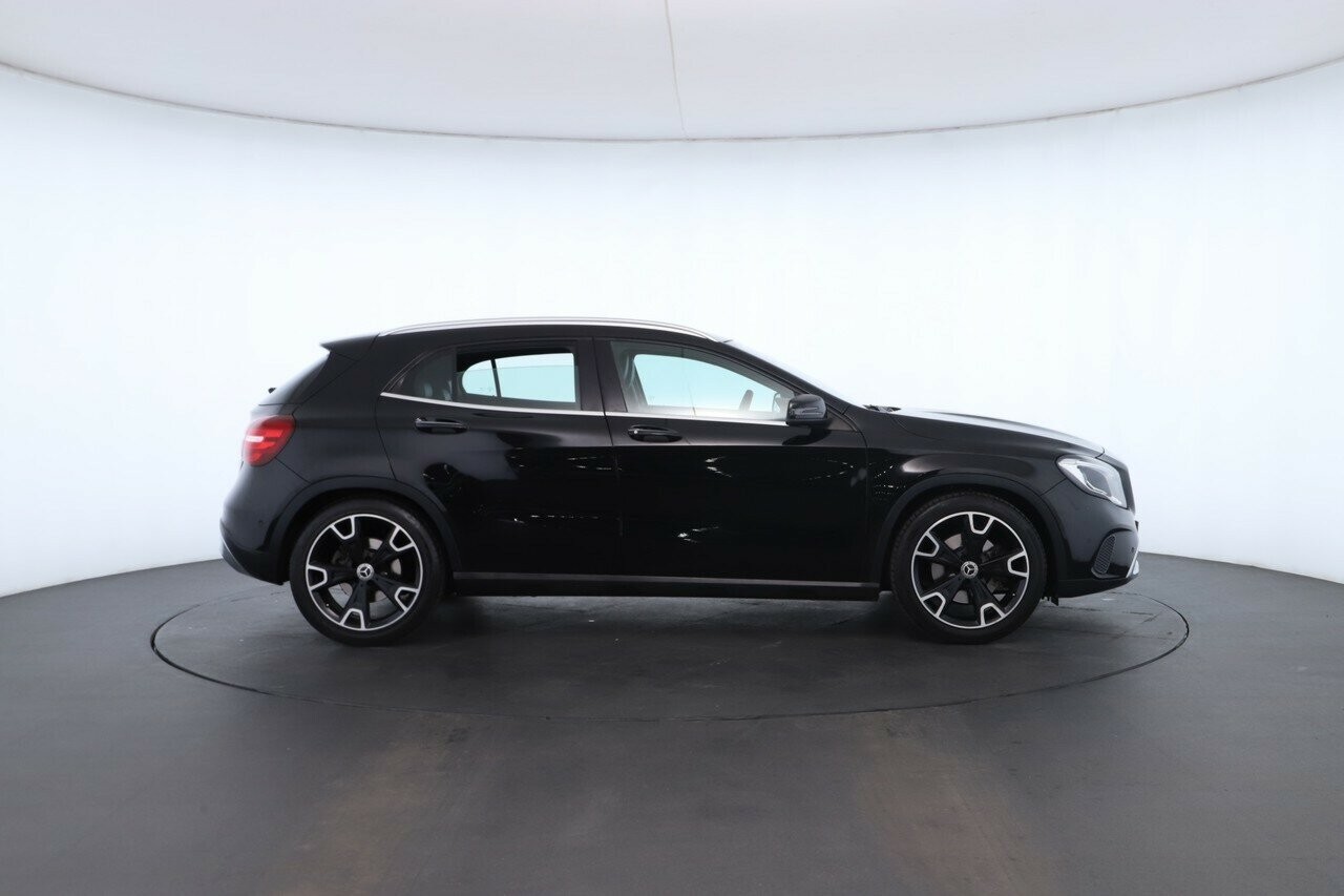 Mercedes Benz Gla-class image 3