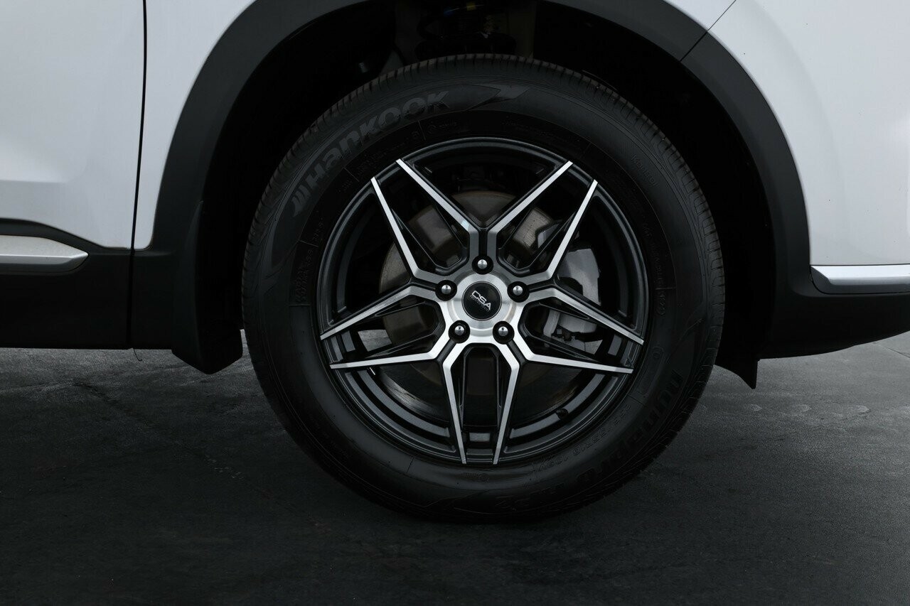 Hyundai Santa Fe image 4