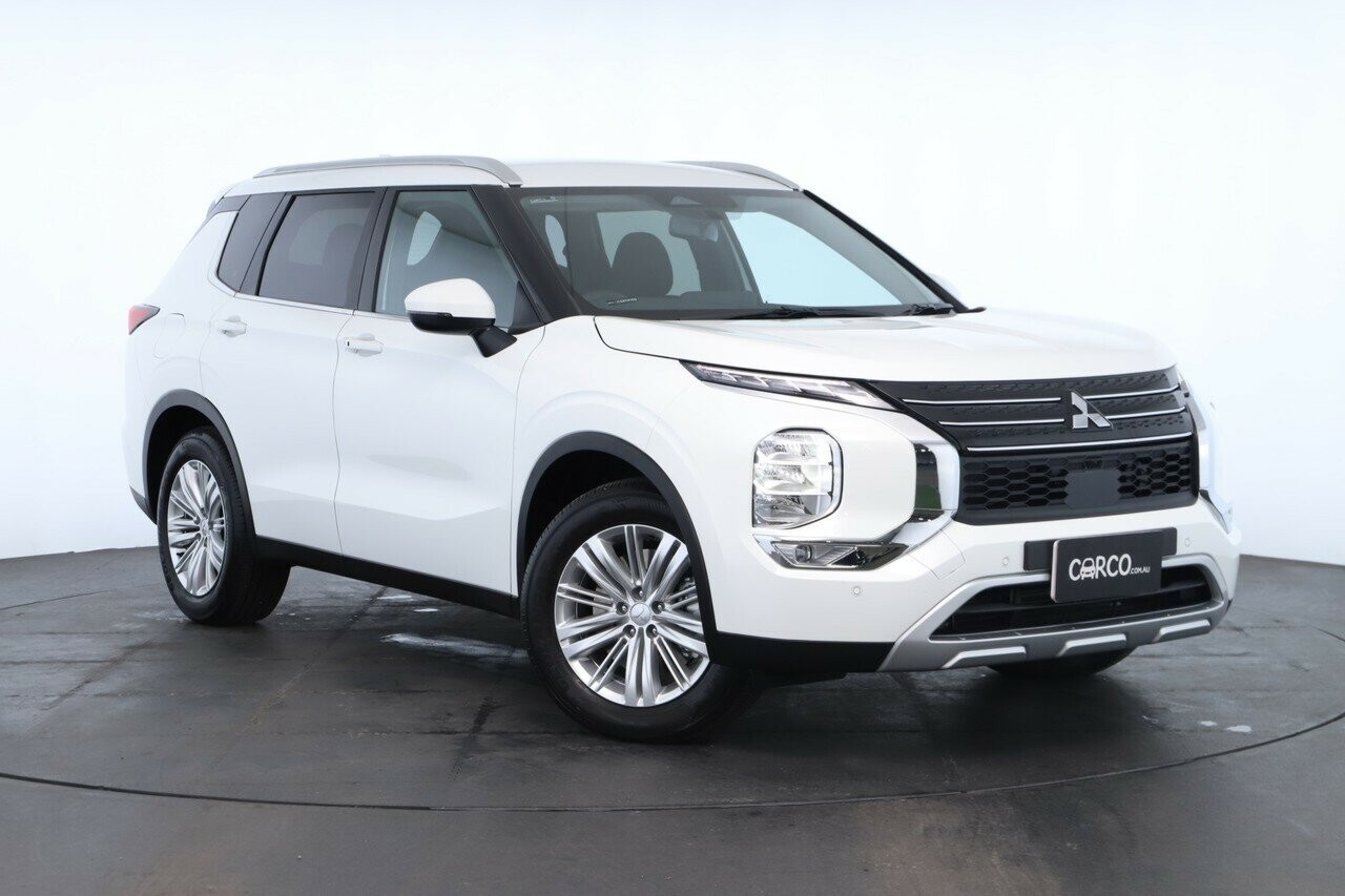 Mitsubishi Outlander image 1