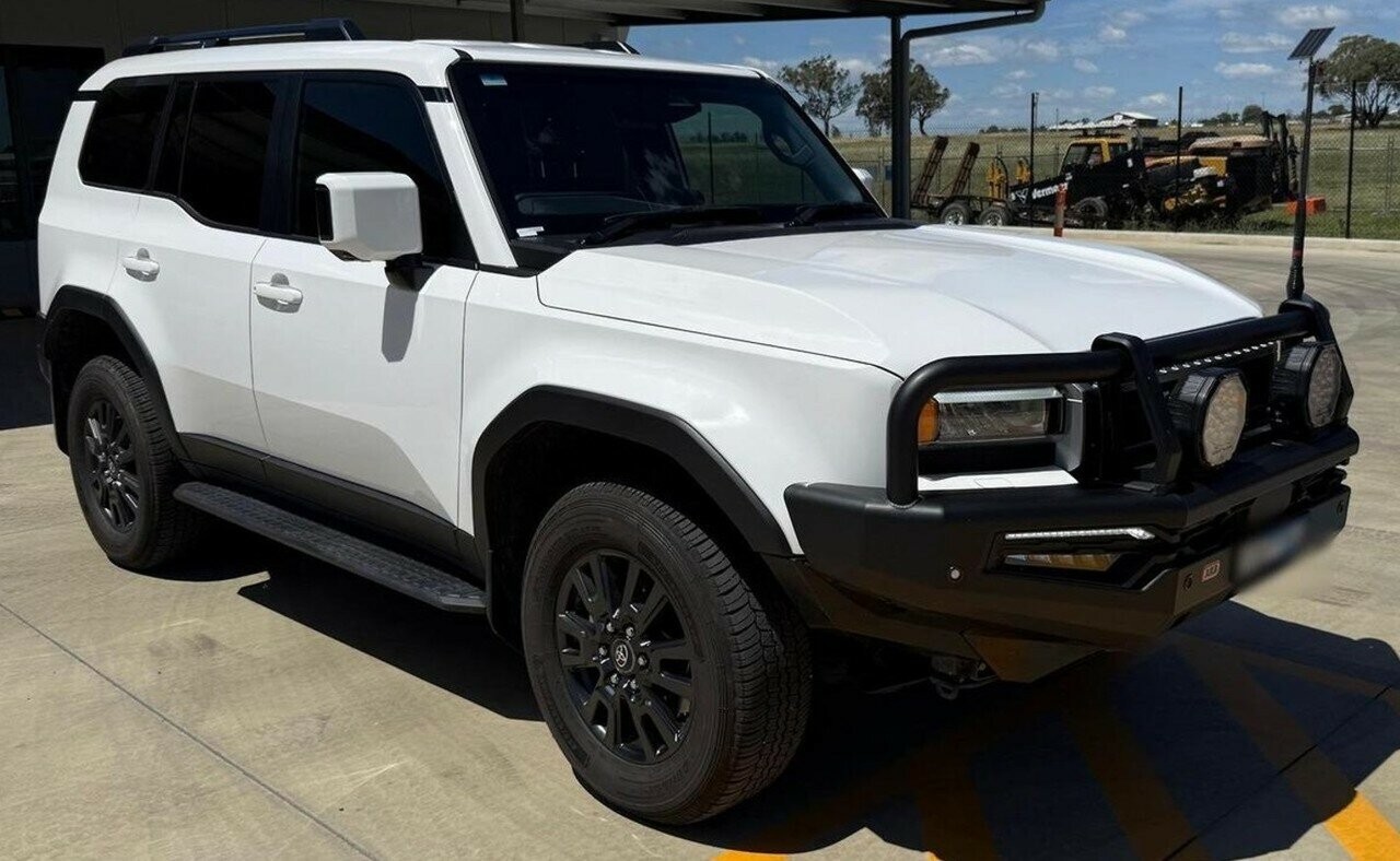 Toyota Landcruiser Prado image 1