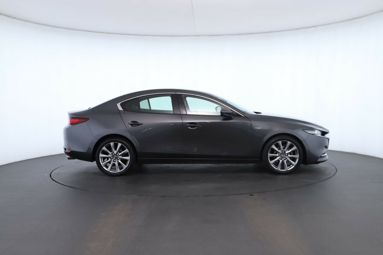 Mazda 3 image 2