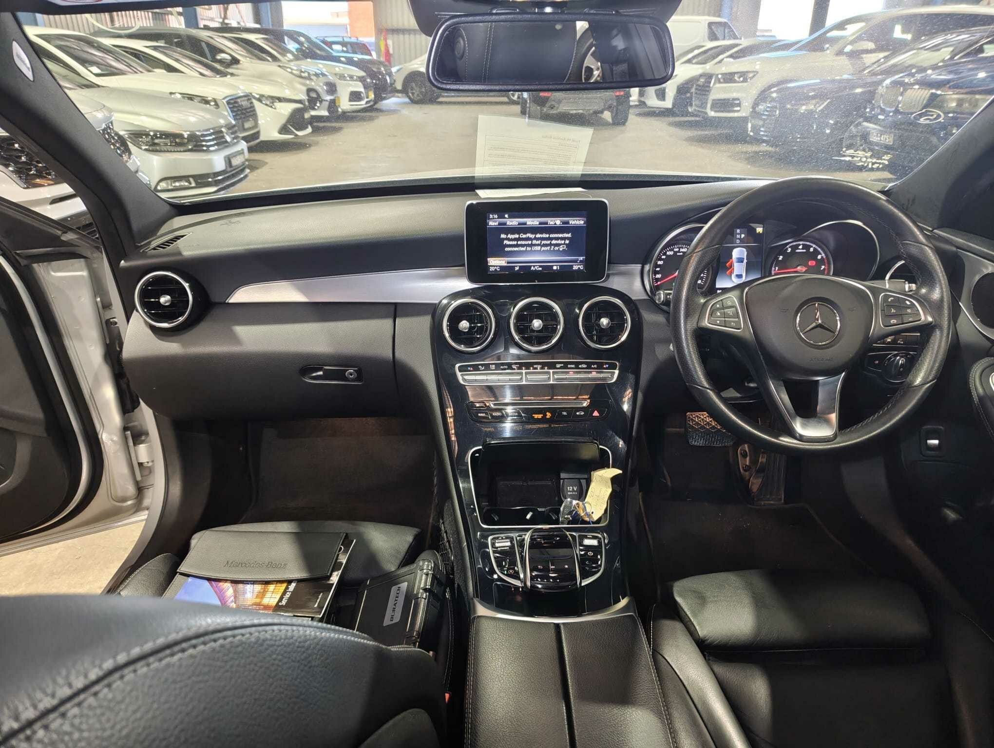 Mercedes Benz C-class image 3