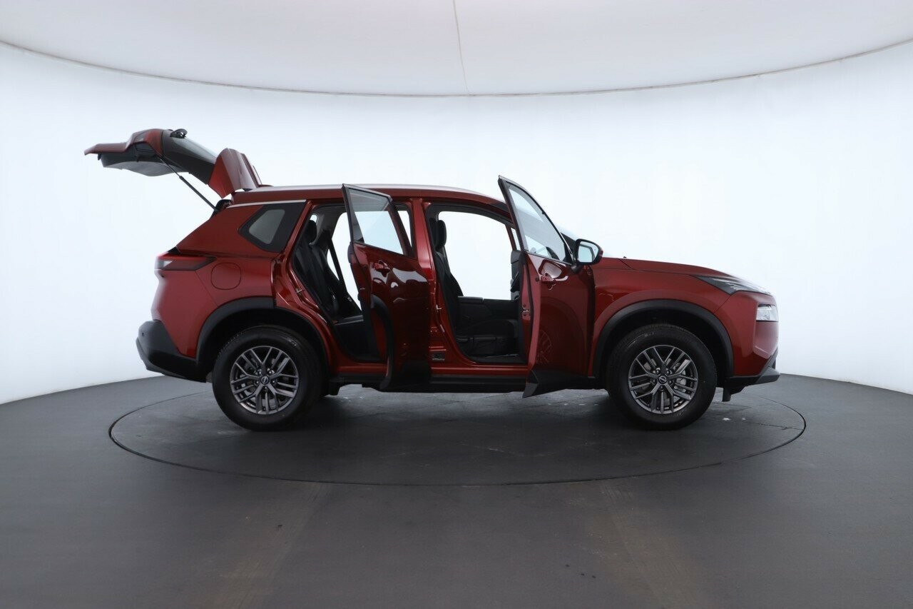 Nissan X-trail image 2