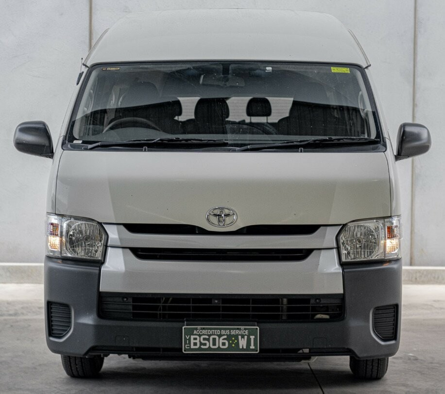 Toyota Hiace image 2