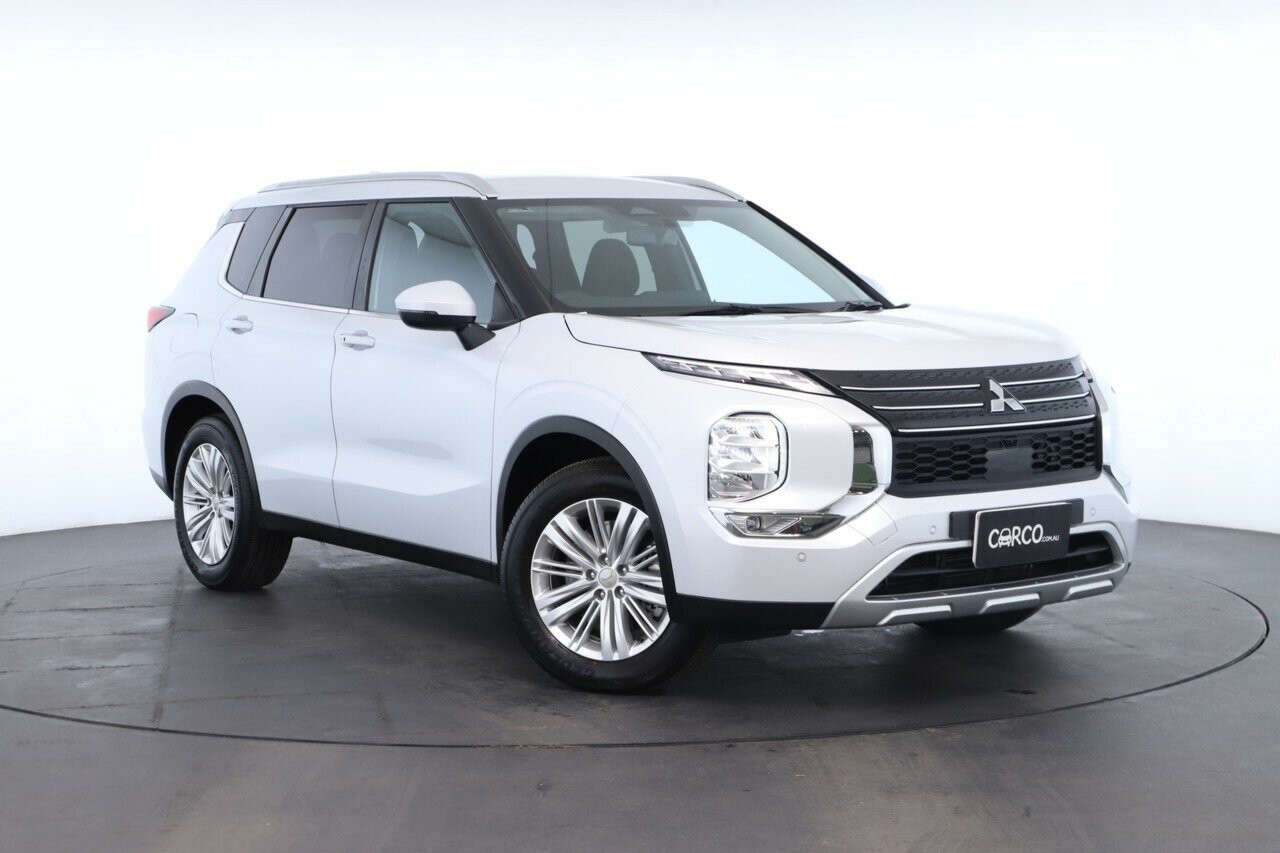 Mitsubishi Outlander image 1