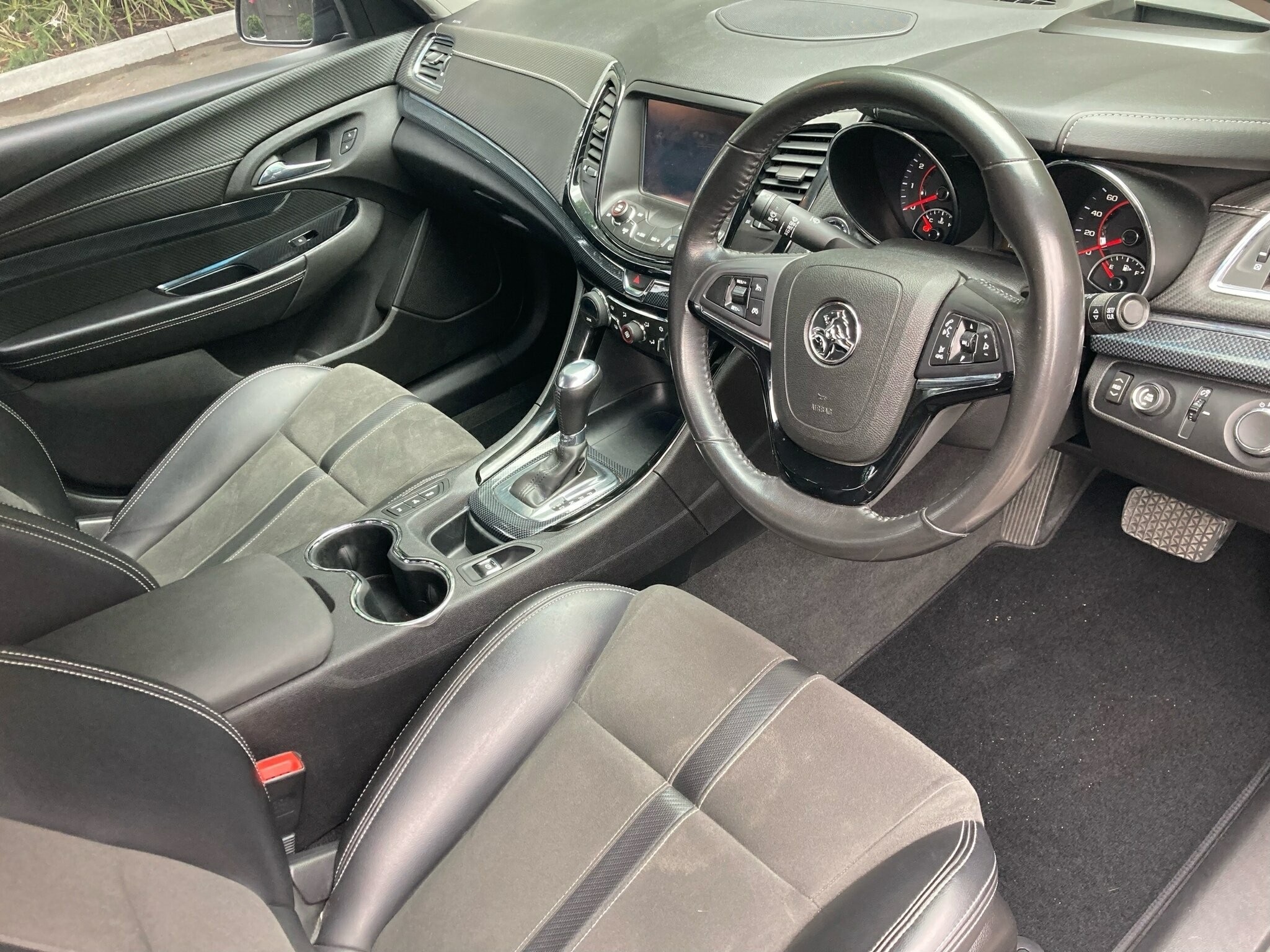 Holden Commodore image 3