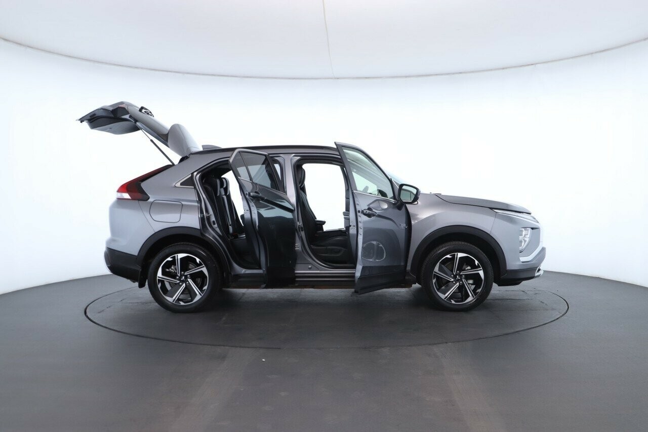 Mitsubishi Eclipse Cross image 2