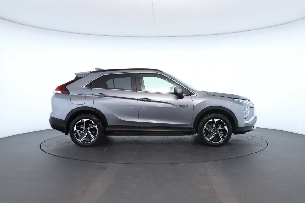 Mitsubishi Eclipse Cross image 3
