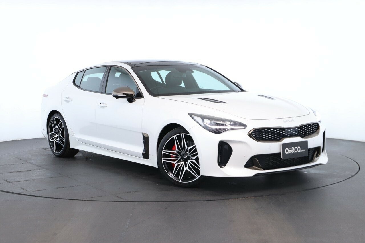 Kia Stinger image 1