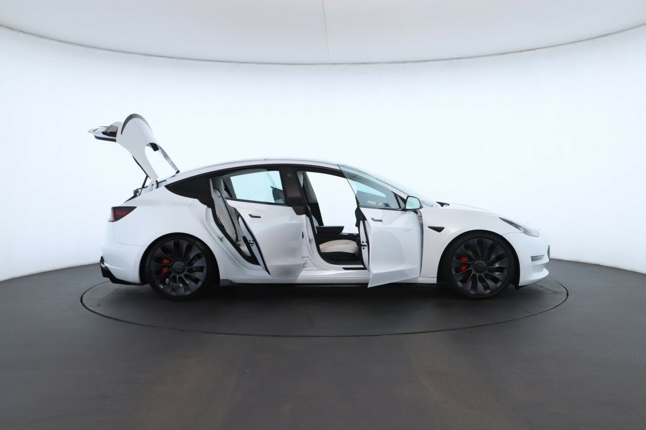 Tesla Model 3 image 2