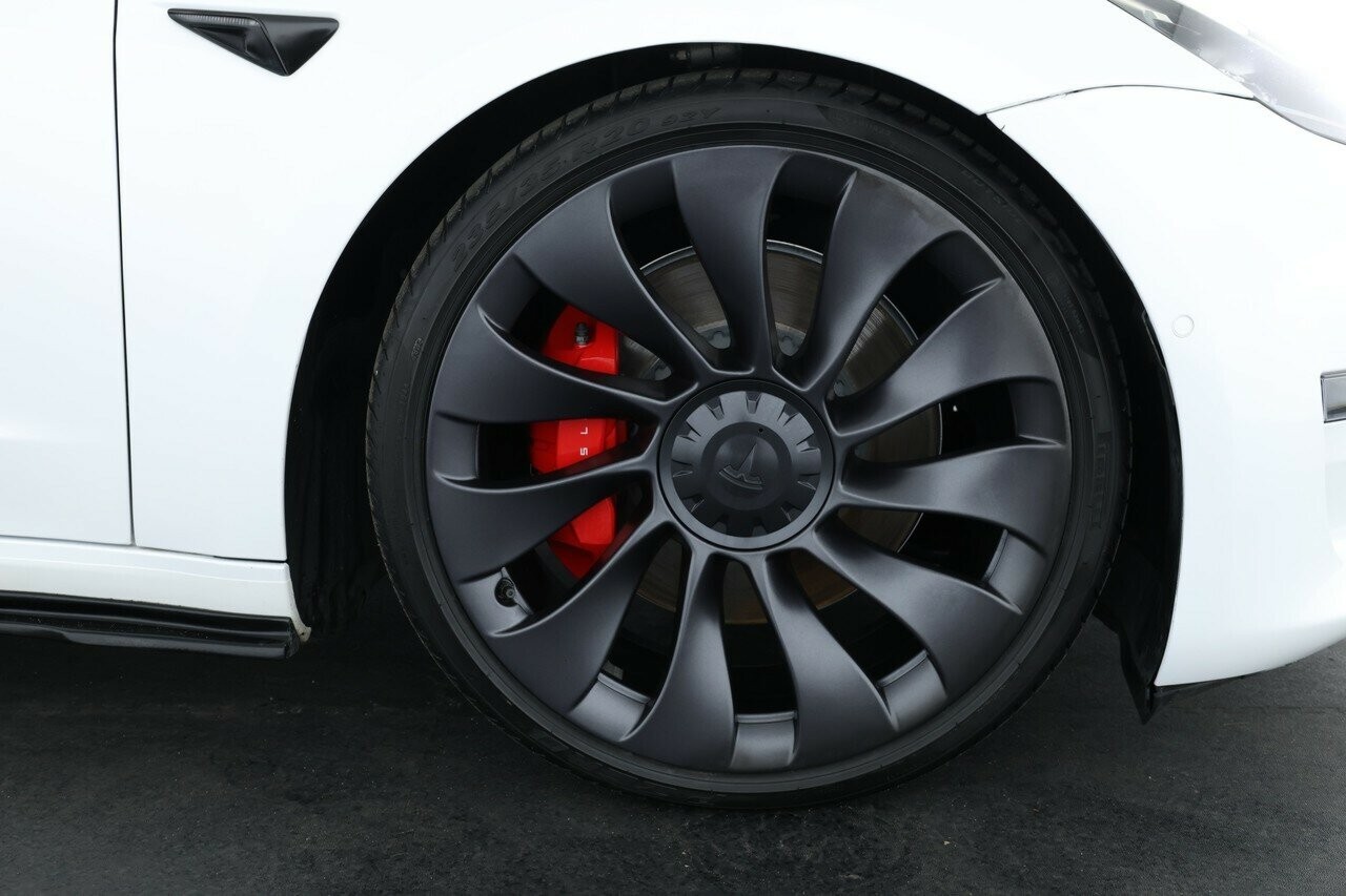 Tesla Model 3 image 4