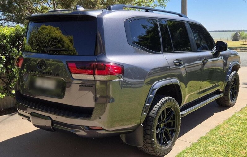 Toyota Landcruiser image 3