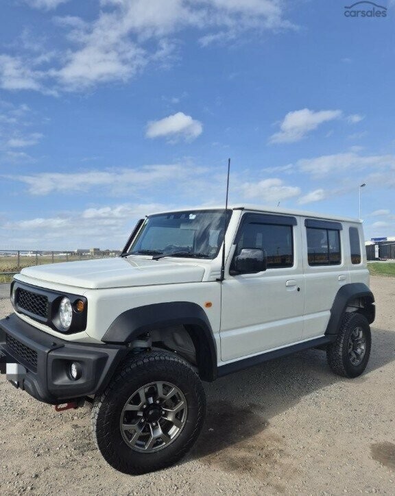 Suzuki Jimny image 2