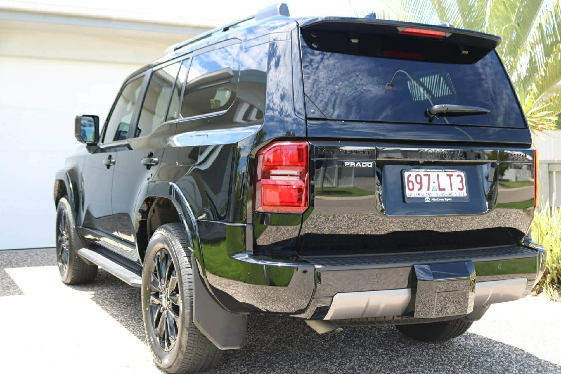 Toyota Landcruiser Prado image 2