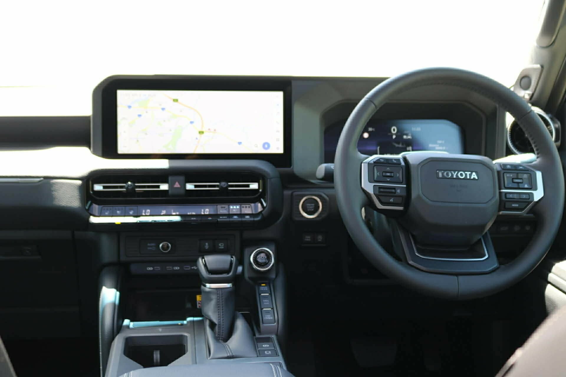 Toyota Landcruiser Prado image 4