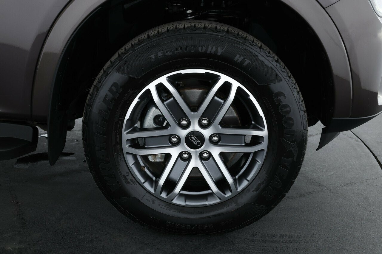 Ford Everest image 4