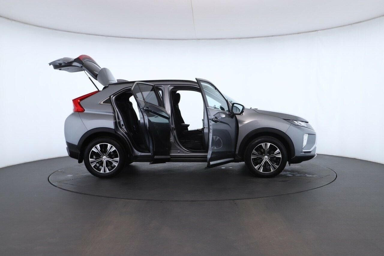 Mitsubishi Eclipse Cross image 2