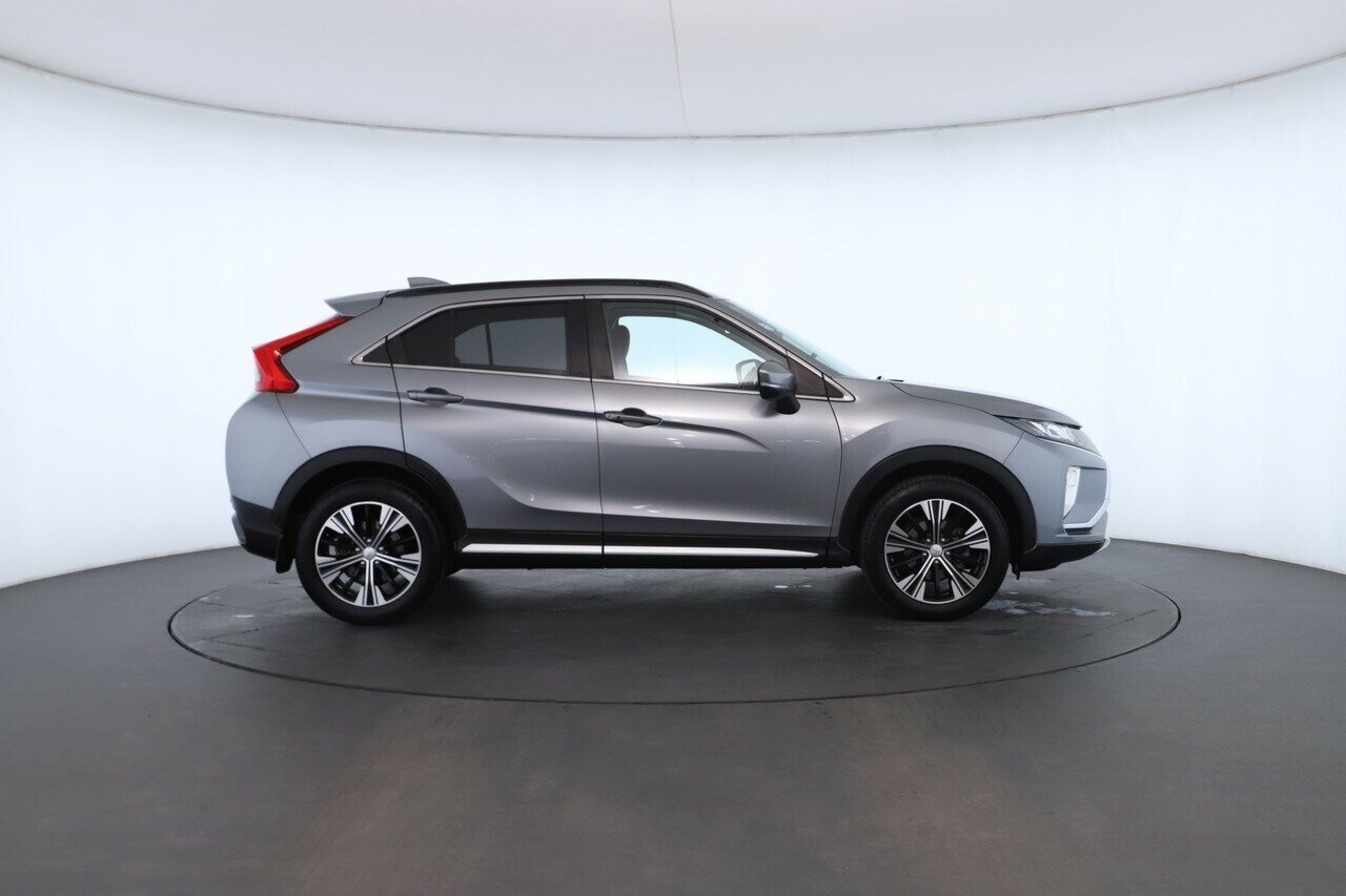 Mitsubishi Eclipse Cross image 3