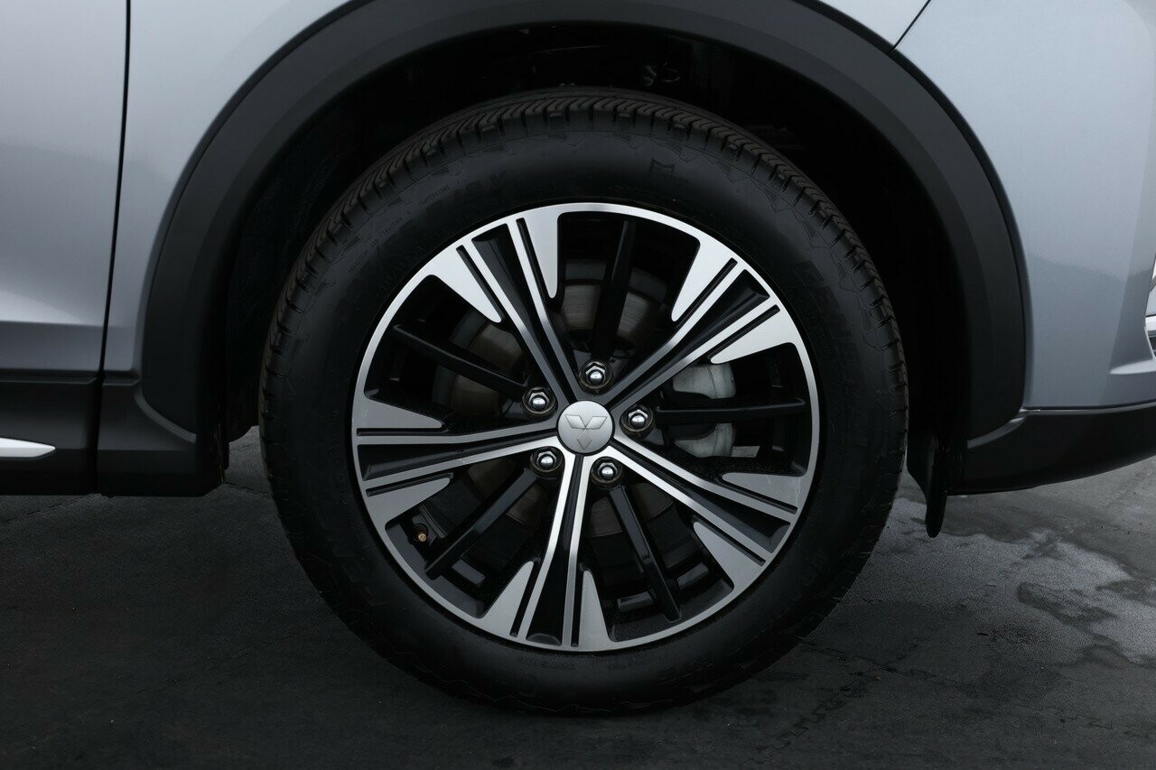 Mitsubishi Eclipse Cross image 4