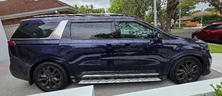 Kia Carnival image 2