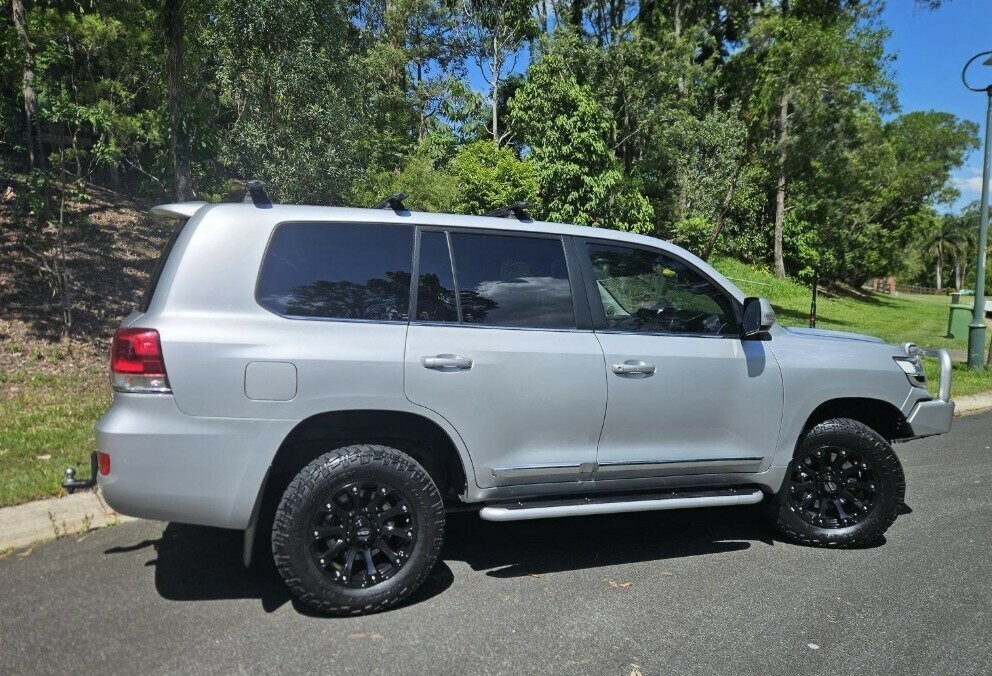 Toyota Landcruiser image 4